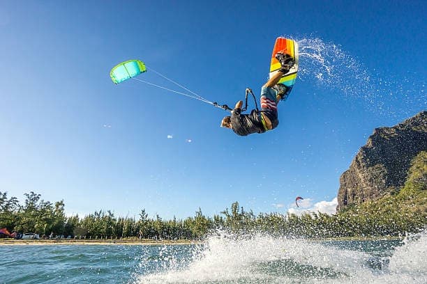 Kitesurfing Nedir ve Nasıl Yapılır?